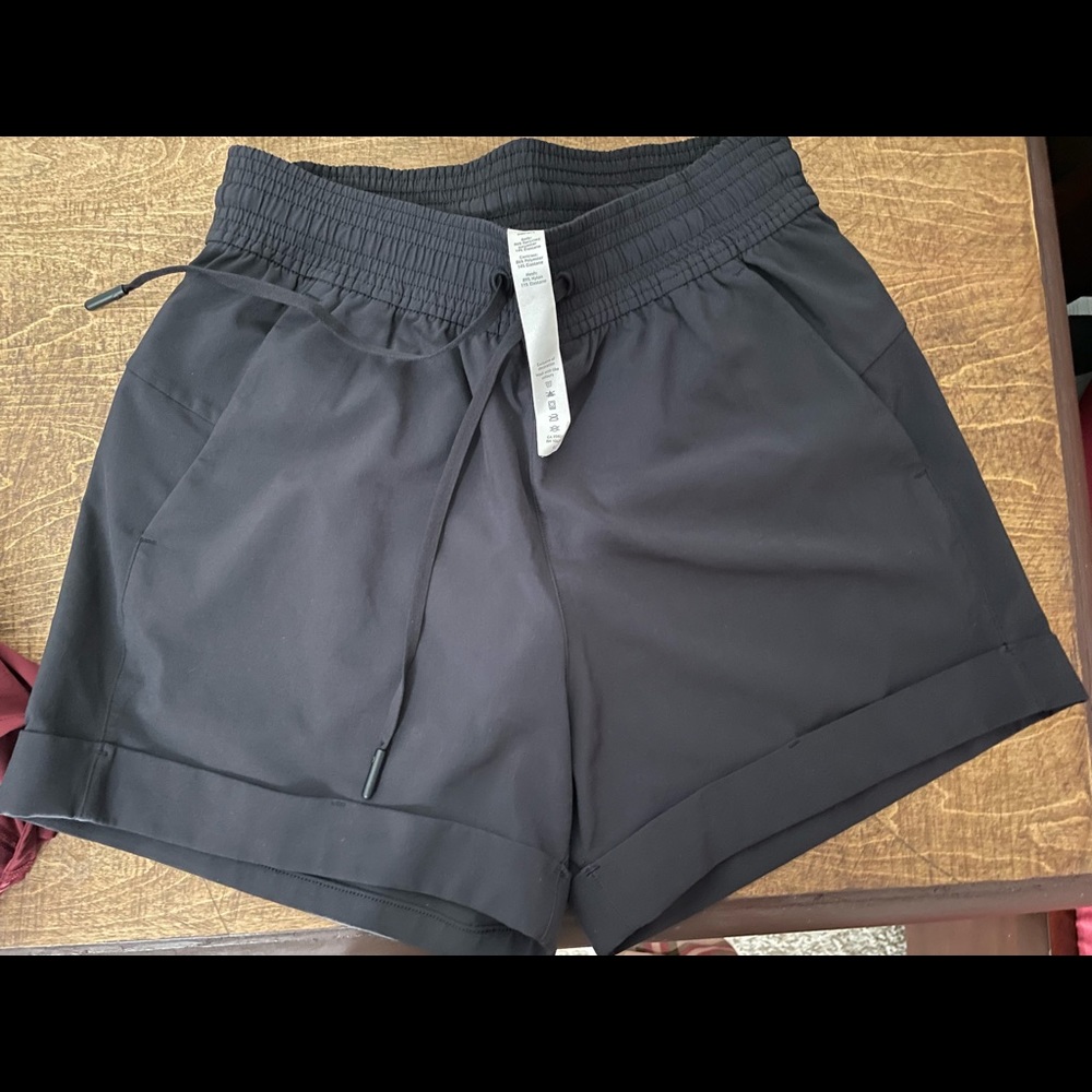 Lululemon shorts size 2